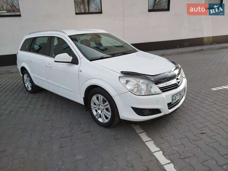 Универсал Opel Astra 2009 в Хмельницком