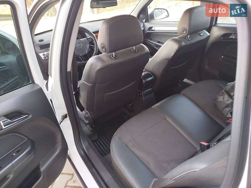 Универсал Opel Astra 2009 в Хмельницком