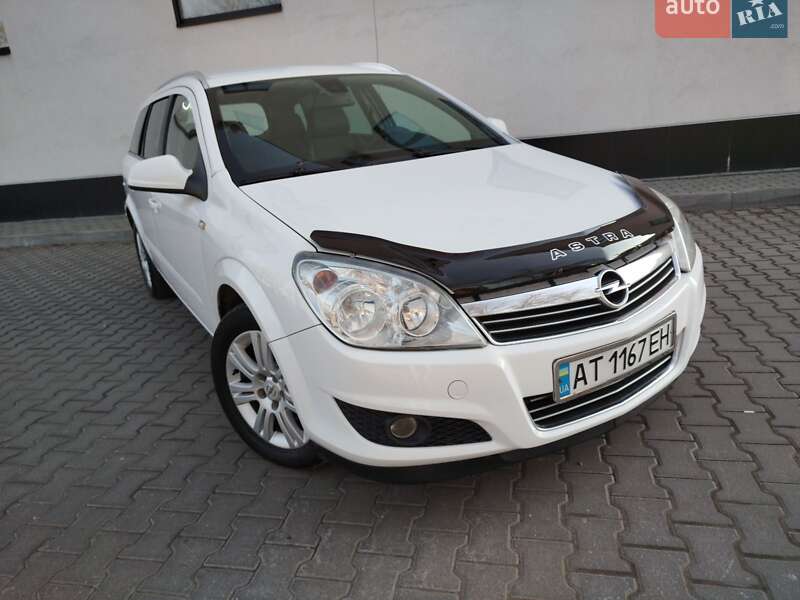 Универсал Opel Astra 2009 в Хмельницком
