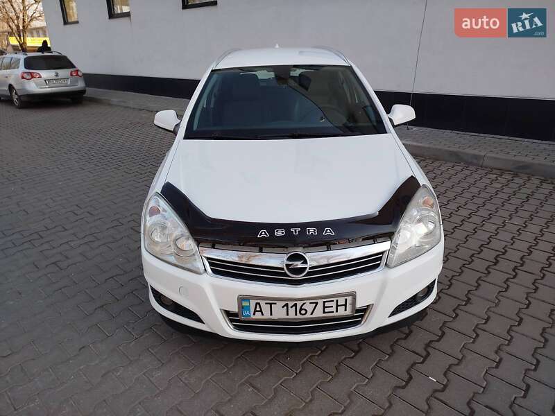 Универсал Opel Astra 2009 в Хмельницком