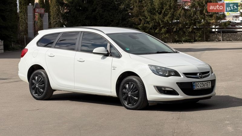 Універсал Opel Astra 2013 в Тернополі
