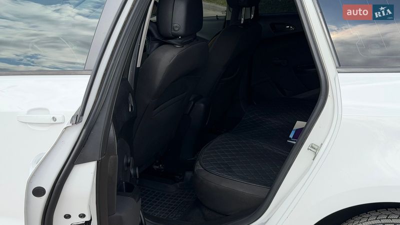 Універсал Opel Astra 2013 в Тернополі