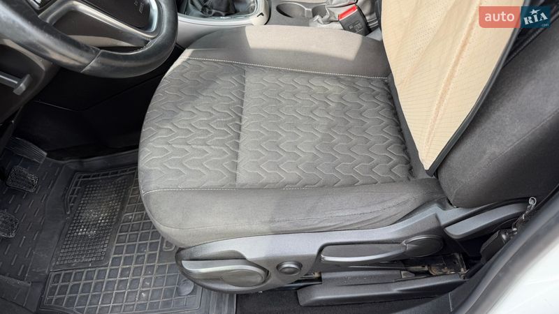 Універсал Opel Astra 2013 в Тернополі