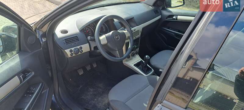 Хэтчбек Opel Astra 2008 в Луцке