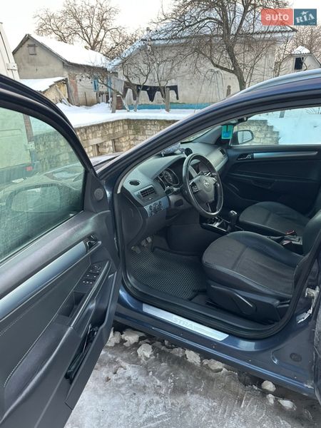 Універсал Opel Astra 2008 в Чернівцях