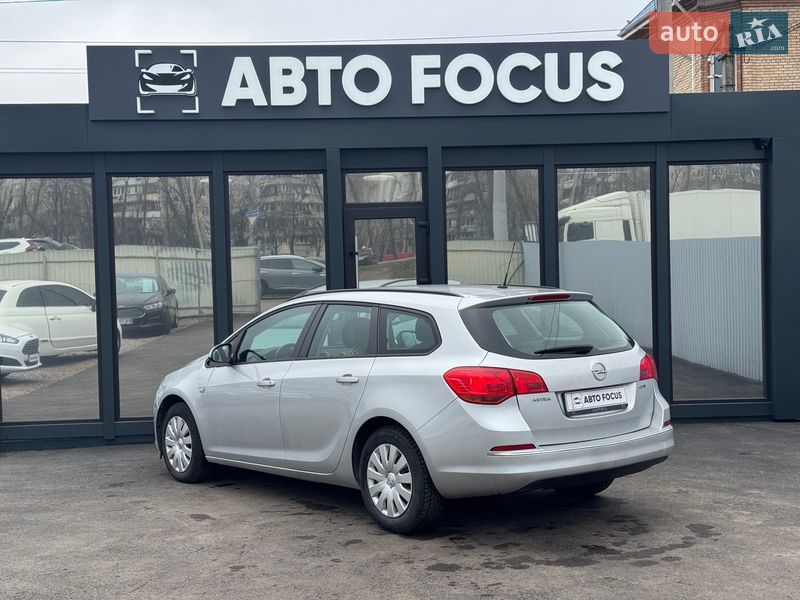 Универсал Opel Astra 2014 в Киеве