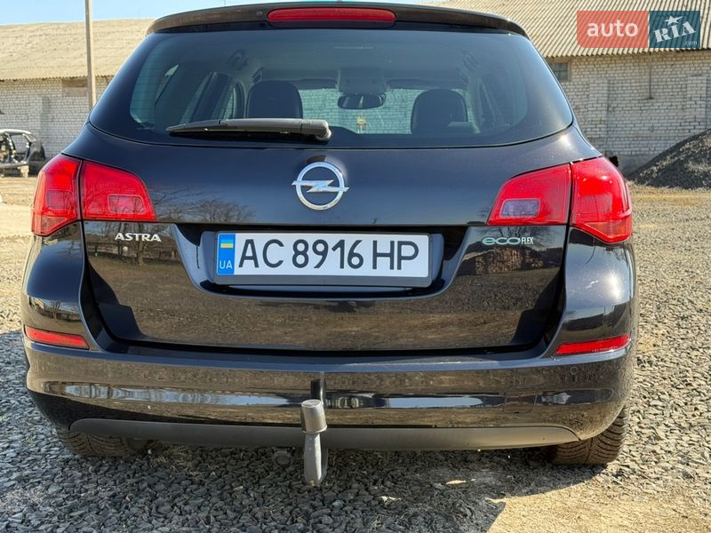 Универсал Opel Astra 2011 в Луцке