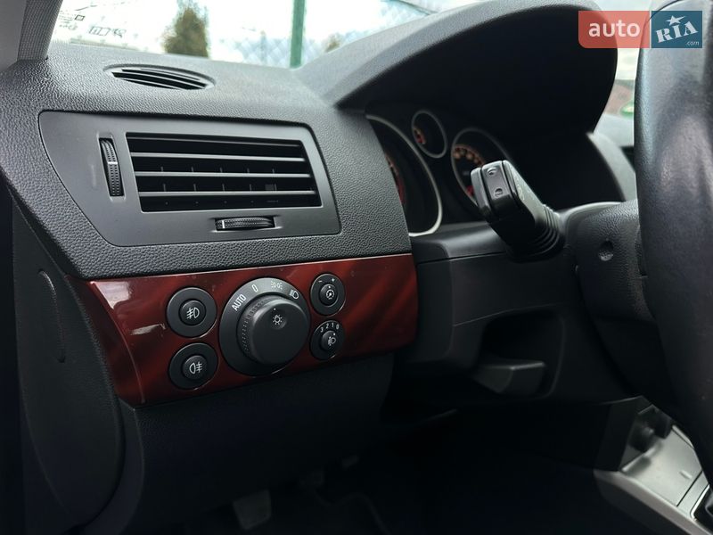 Хэтчбек Opel Astra 2004 в Виннице