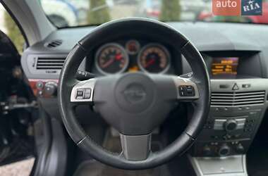 Хэтчбек Opel Astra 2004 в Виннице