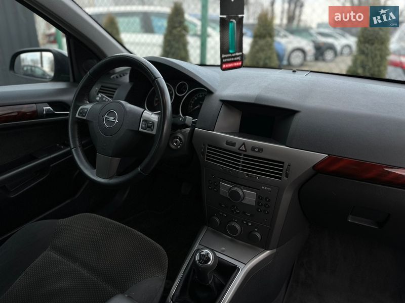 Хэтчбек Opel Astra 2004 в Виннице