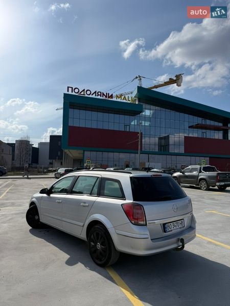 Універсал Opel Astra 2005 в Тернополі