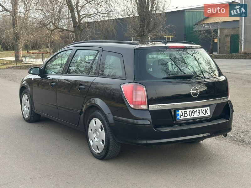 Универсал Opel Astra 2005 в Новом Буге