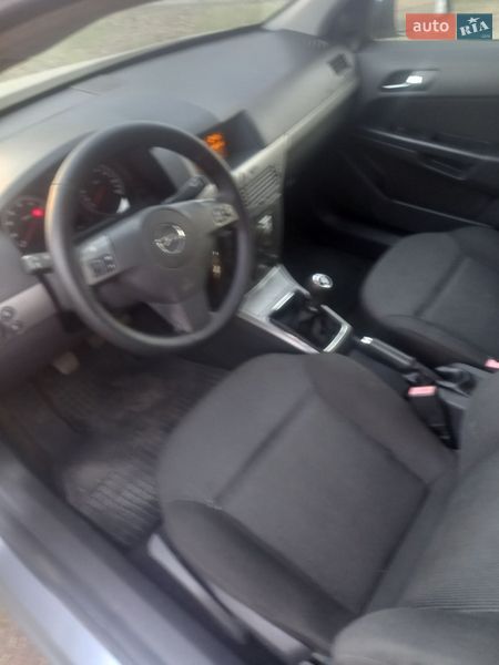 Хэтчбек Opel Astra 2005 в Звенигородке фото 12 Хэтчбек Opel Astra 2005 в Звенигородке