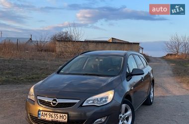 Універсал Opel Astra 2011 в Дубні