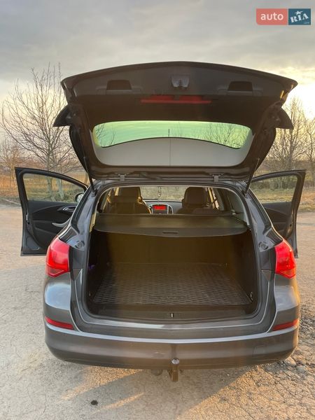 Универсал Opel Astra 2011 в Дубно