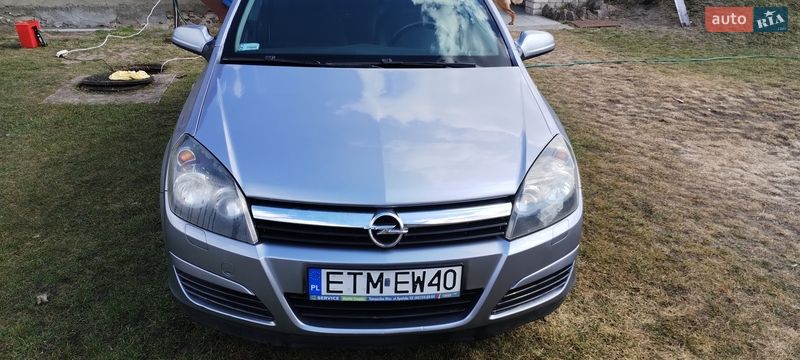Хэтчбек Opel Astra 2004 в Сарнах