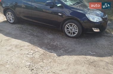 Универсал Opel Astra 2011 в Звягеле