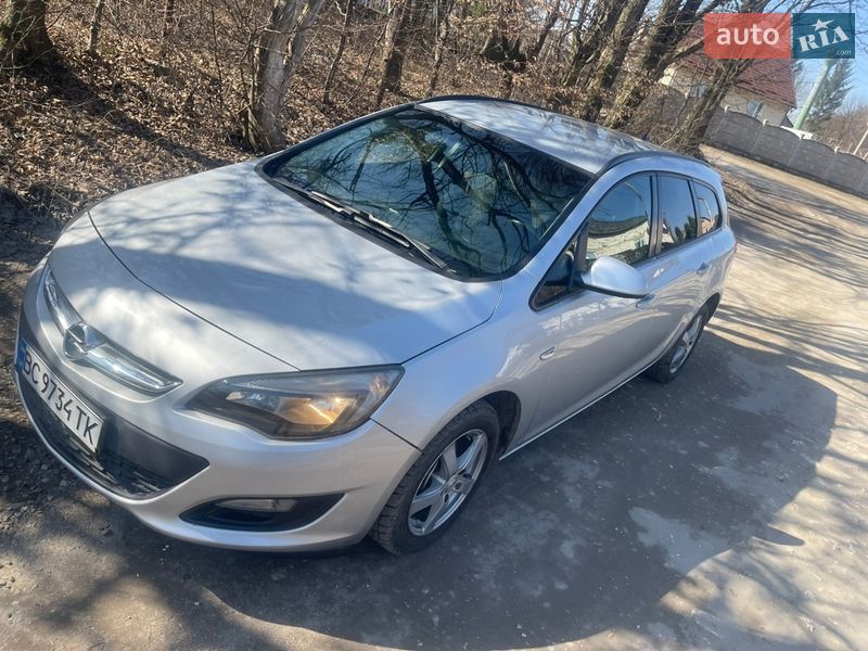 Универсал Opel Astra 2014 в Ровно