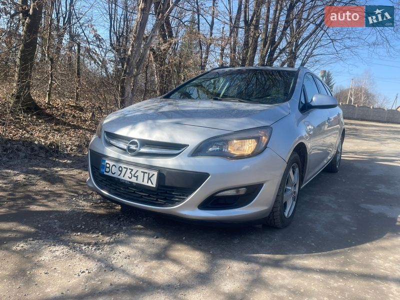 Универсал Opel Astra 2014 в Ровно