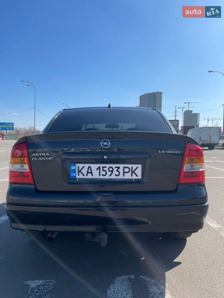 Седан Opel Astra 2006 в Киеве