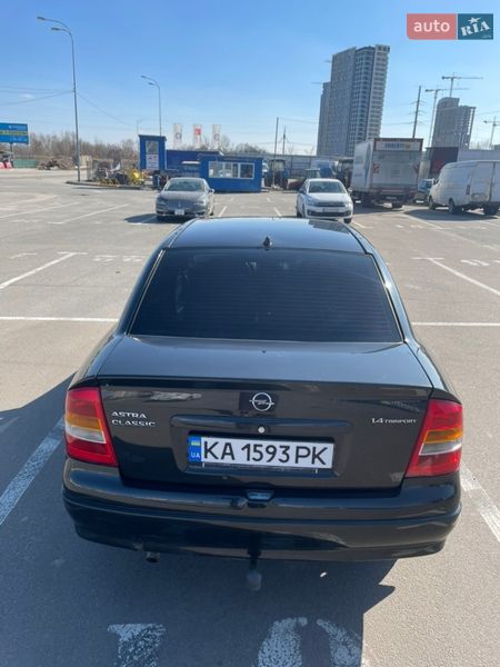 Седан Opel Astra 2006 в Киеве