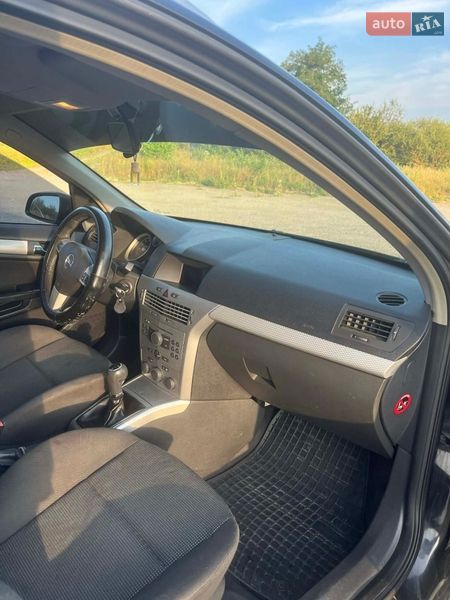Универсал Opel Astra 2005 в Тысменице