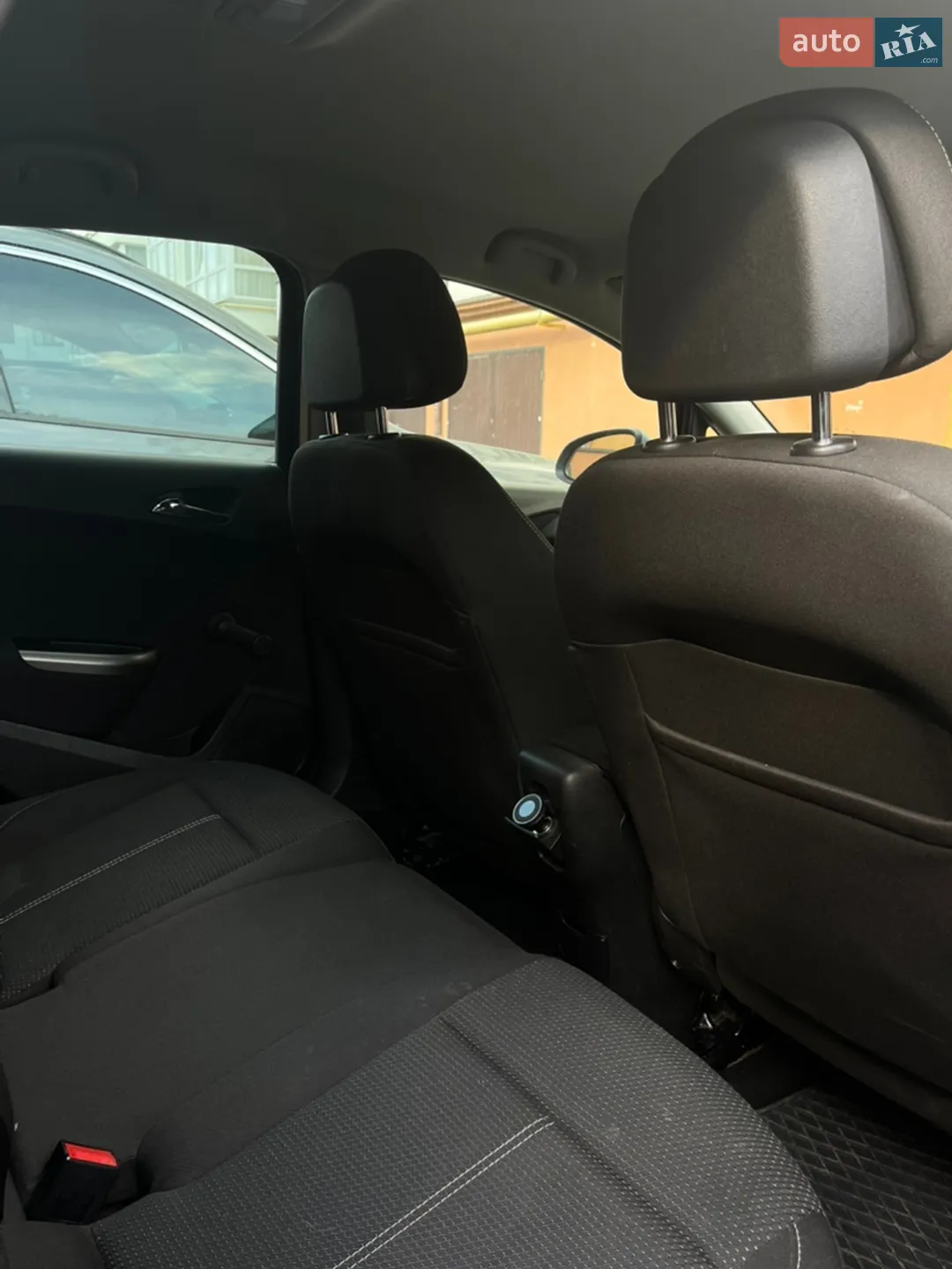 2011 Opel Astra - мініатюра 26