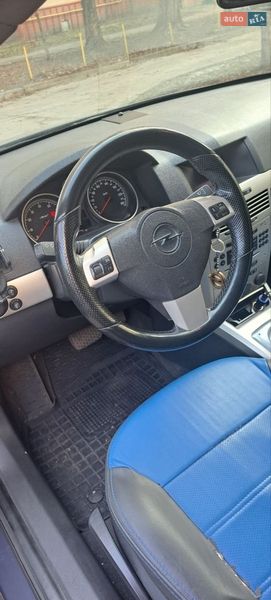 Хэтчбек Opel Astra 2007 в Киеве