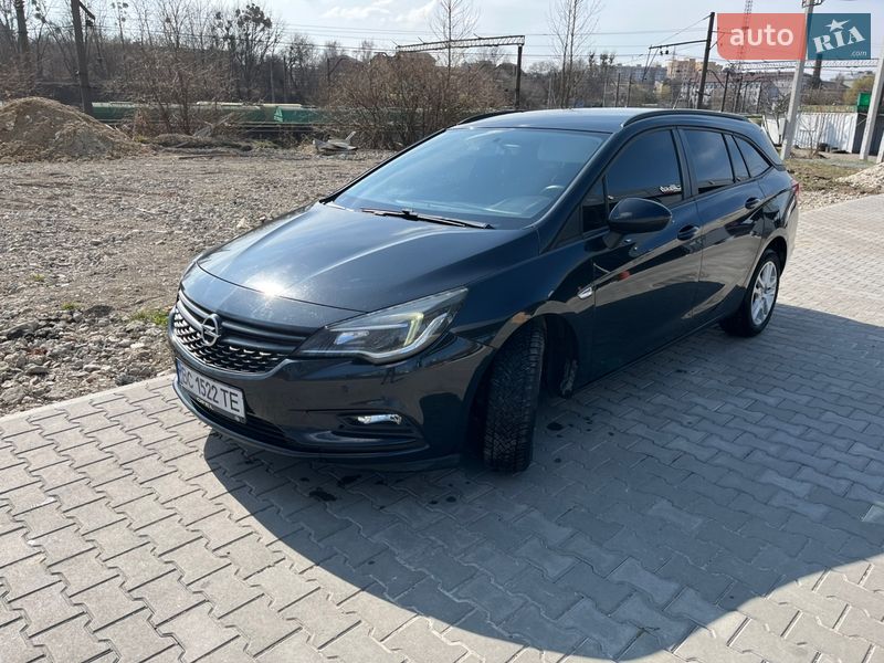 Универсал Opel Astra 2016 в Львове