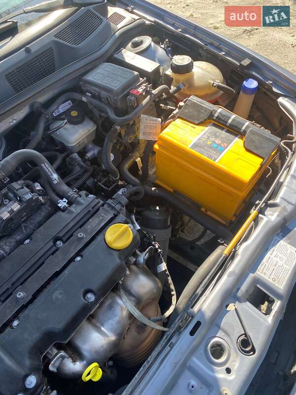 Седан Opel Astra 2006 в Днепре