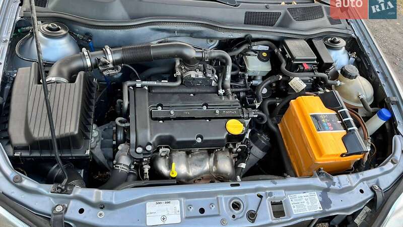 Седан Opel Astra 2006 в Днепре