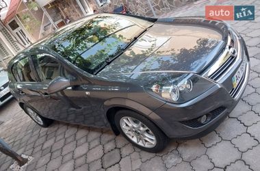 Хэтчбек Opel Astra 2011 в Ужгороде