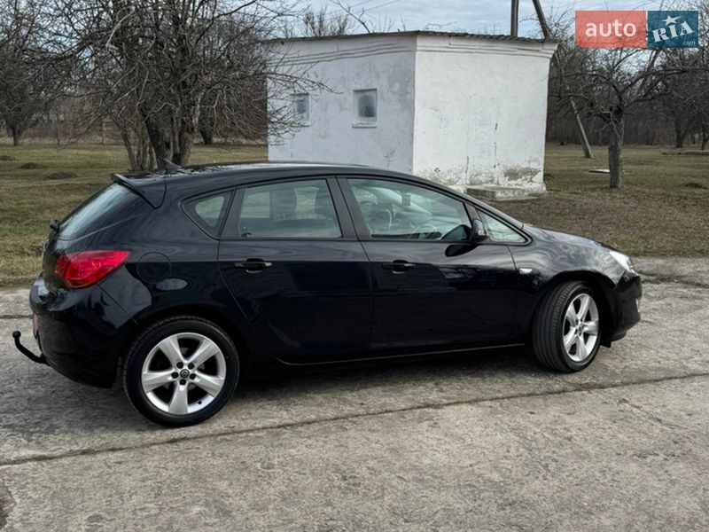 Хэтчбек Opel Astra 2010 в Слобожанском
