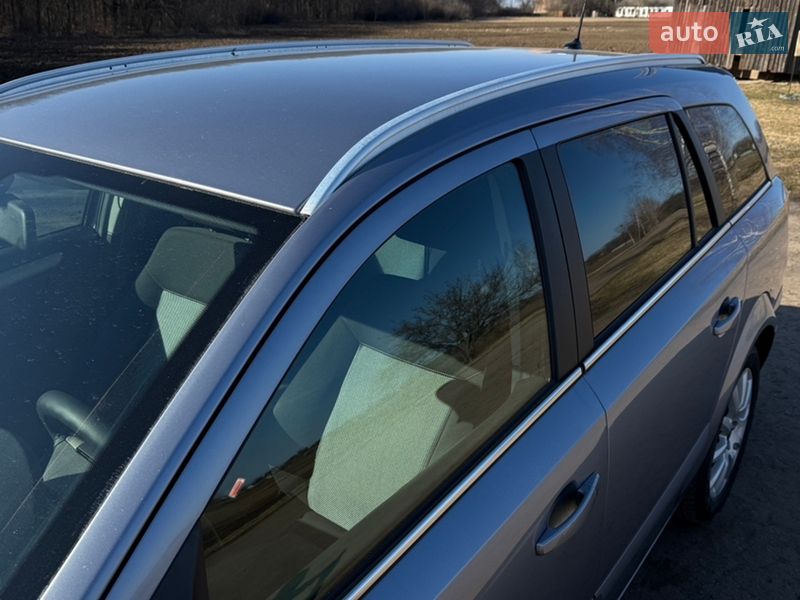 Універсал Opel Astra 2009 в Полтаві