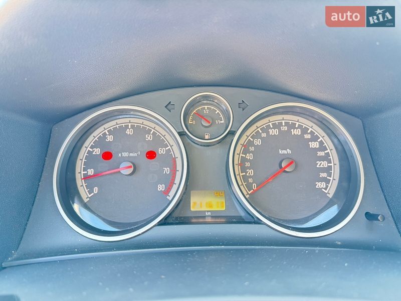 Універсал Opel Astra 2009 в Полтаві