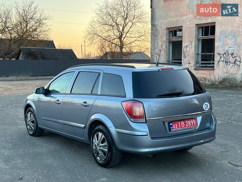 Универсал Opel Astra 2005 в Луцке