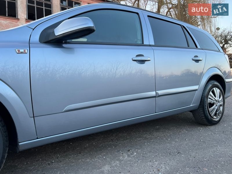 Универсал Opel Astra 2005 в Луцке