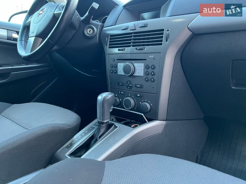 Универсал Opel Astra 2005 в Луцке