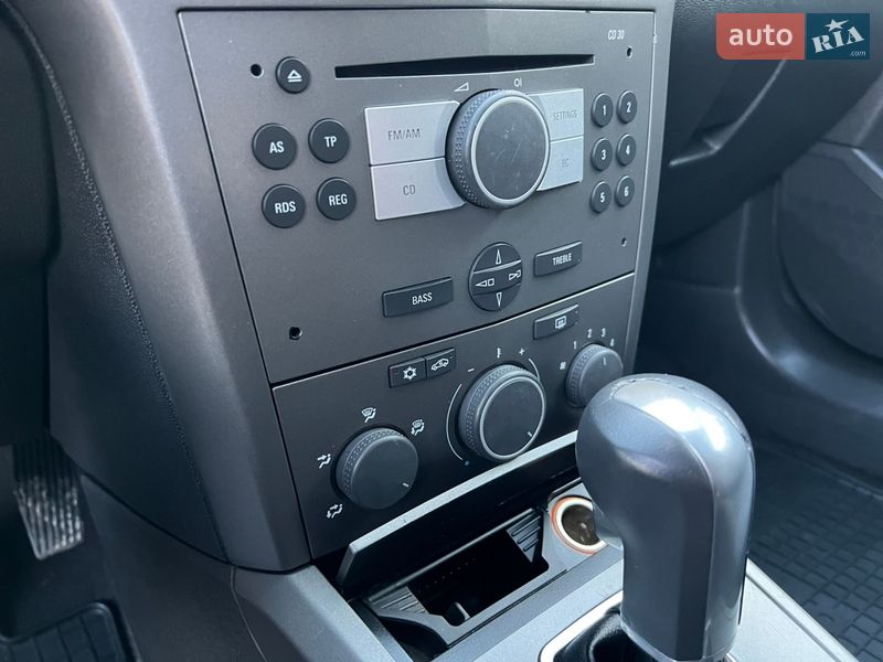 Универсал Opel Astra 2005 в Луцке