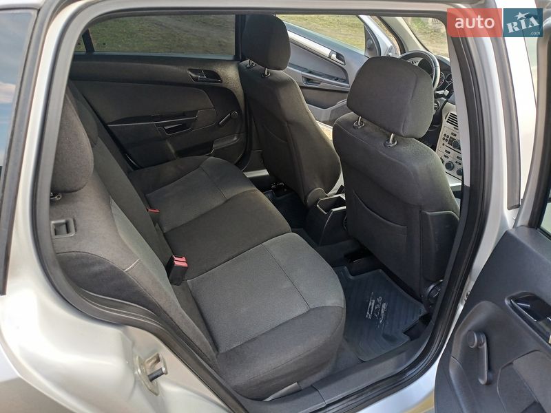 Универсал Opel Astra 2006 в Коломые