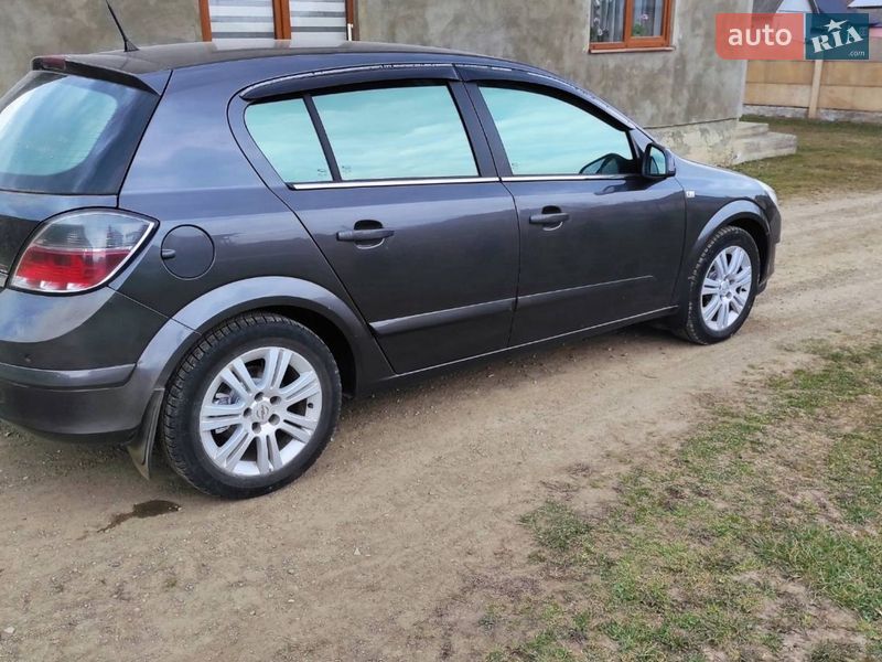 Хэтчбек Opel Astra 2009 в Банилове-Подгорном