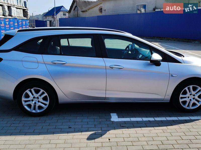 Универсал Opel Astra 2018 в Калуше