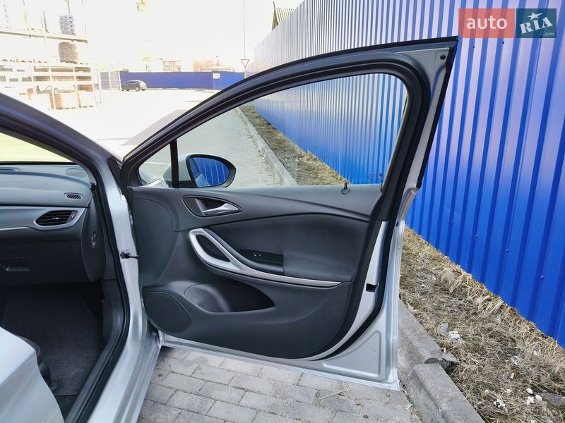 Универсал Opel Astra 2018 в Калуше