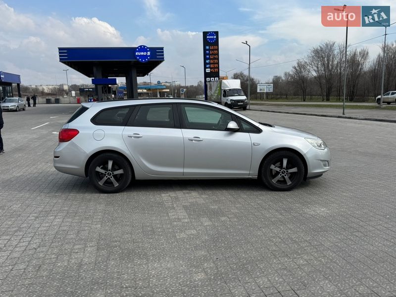 Универсал Opel Astra 2011 в Запорожье фото 4 Универсал Opel Astra 2011 в Запорожье