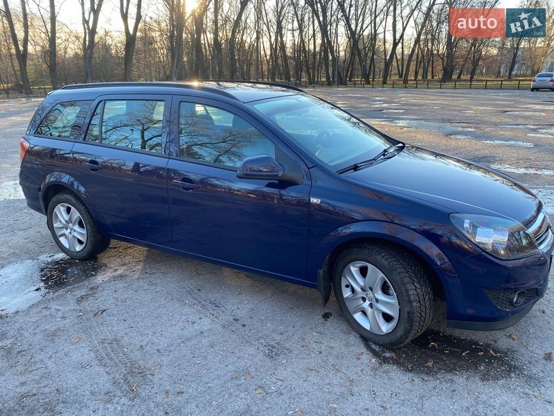 Универсал Opel Astra 2013 в Киеве фото 9 Универсал Opel Astra 2013 в Киеве