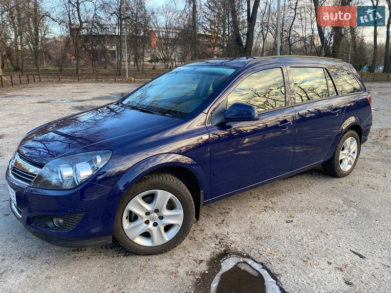 Универсал Opel Astra 2013 в Киеве фото 35 Универсал Opel Astra 2013 в Киеве