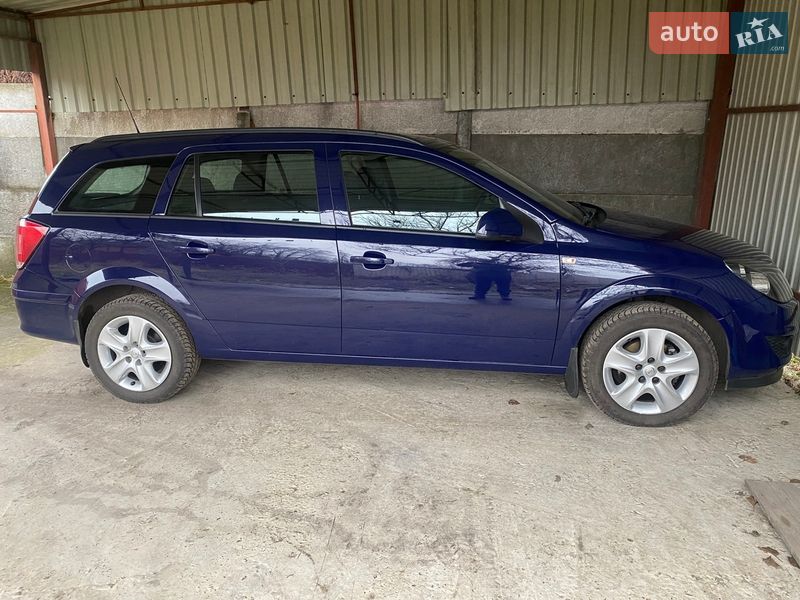 Универсал Opel Astra 2013 в Киеве фото 45 Универсал Opel Astra 2013 в Киеве