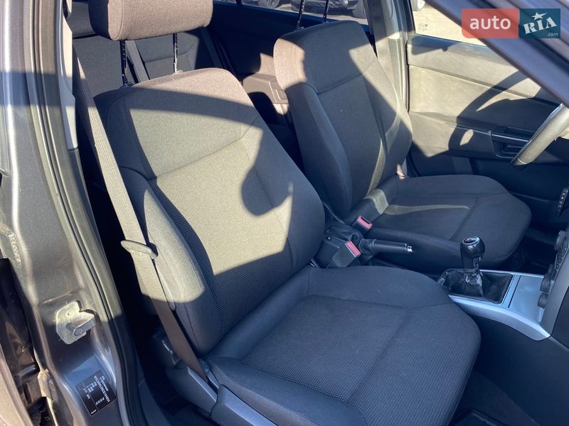 Седан Opel Astra 2012 в Киеве