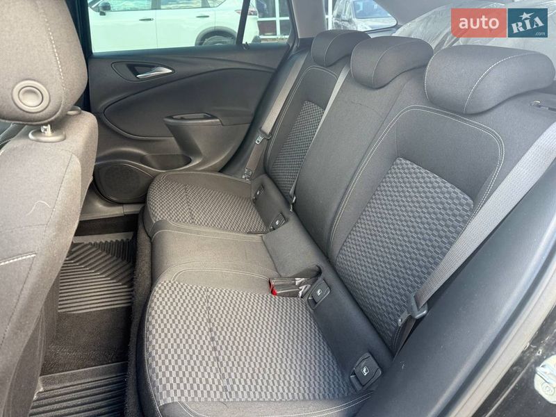 Універсал Opel Astra 2016 в Житомирі