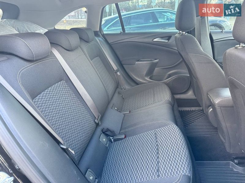 Універсал Opel Astra 2016 в Житомирі